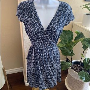 Brandy Melville Womens Printed Wrap Dress